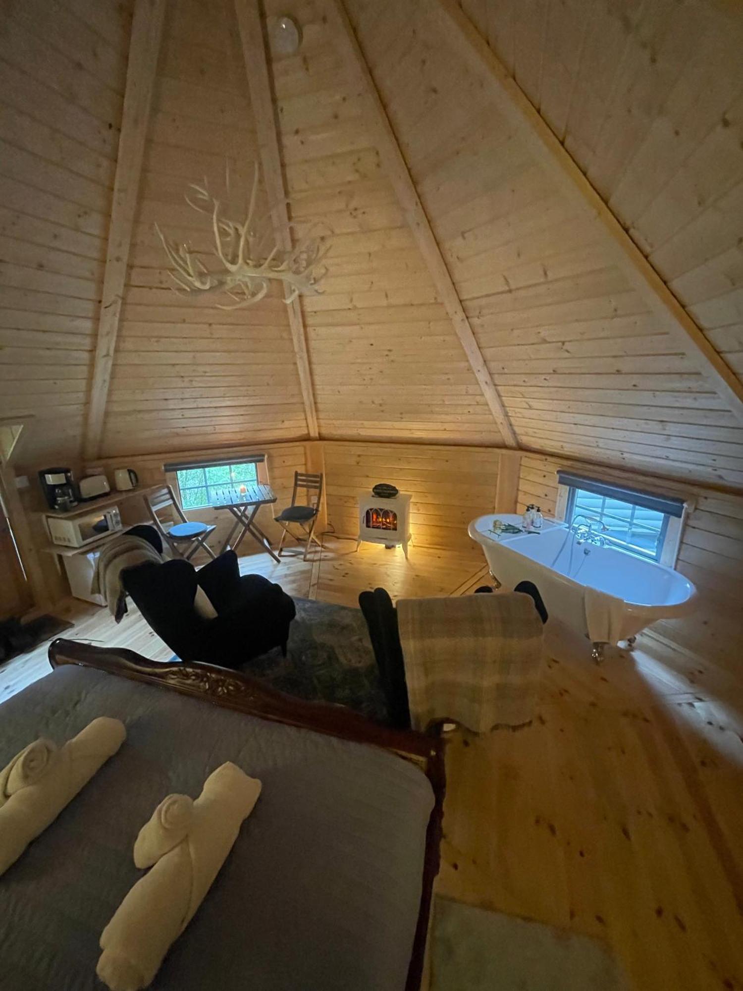 Aos Si Lodges Балачулиш Екстериор снимка