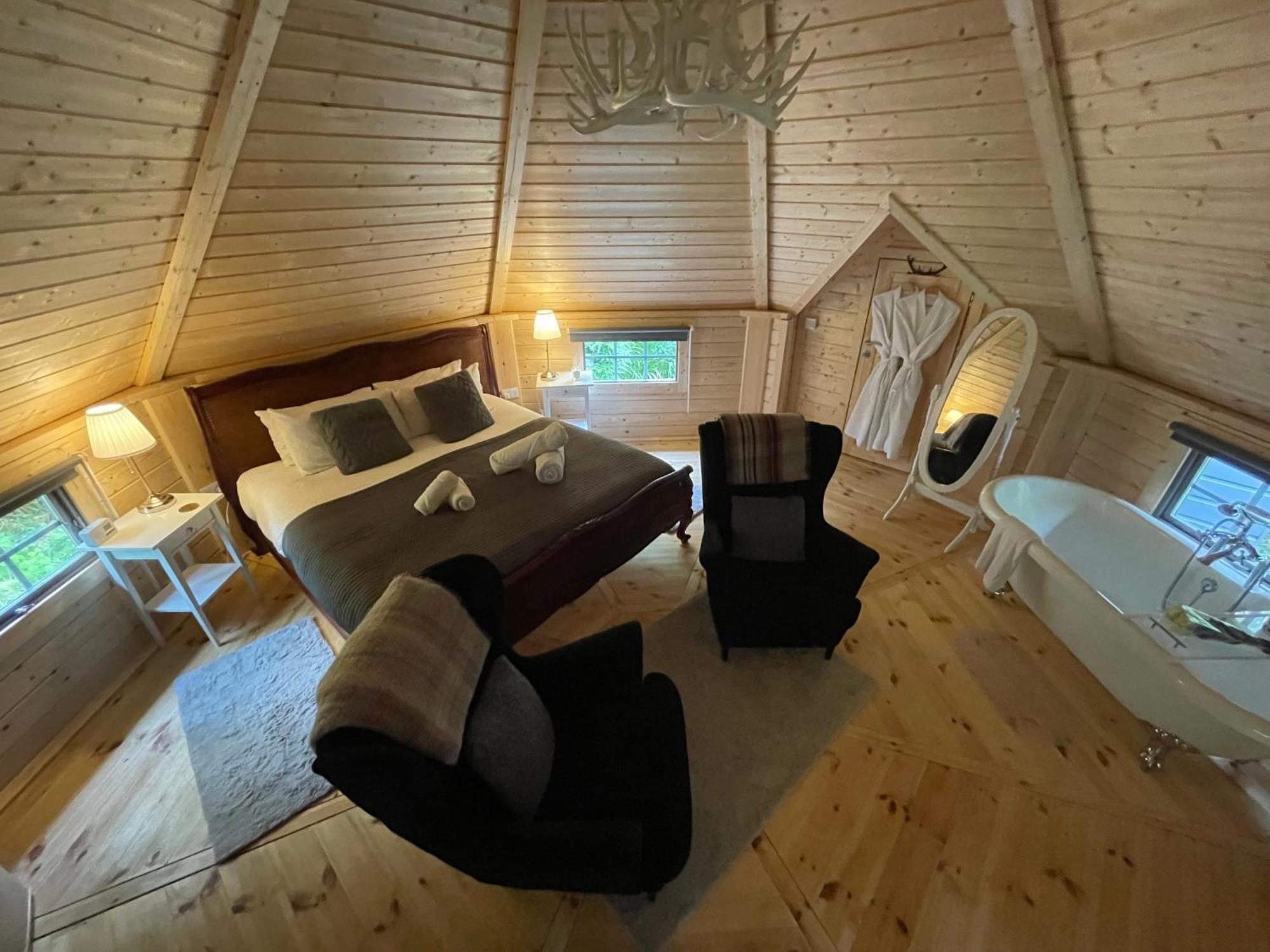 Aos Si Lodges Балачулиш Екстериор снимка