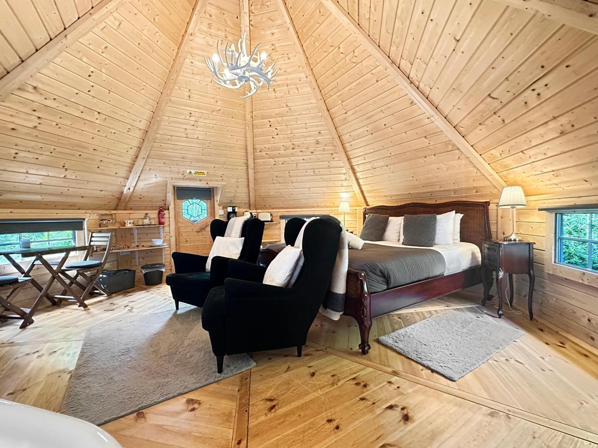Aos Si Lodges Балачулиш Екстериор снимка